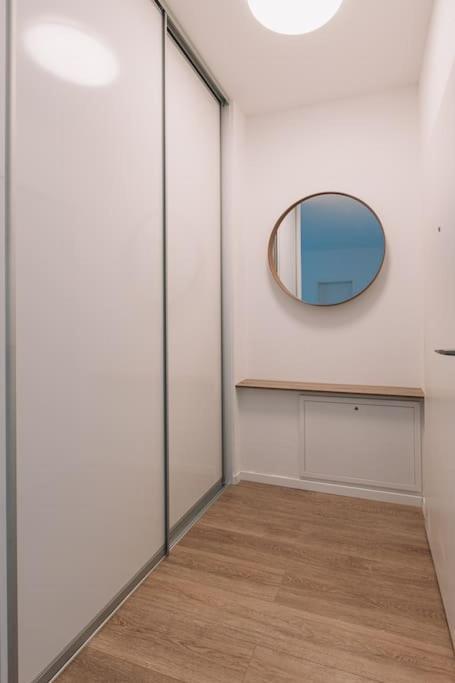Stylish Apartment Retreat Братислава Екстериор снимка